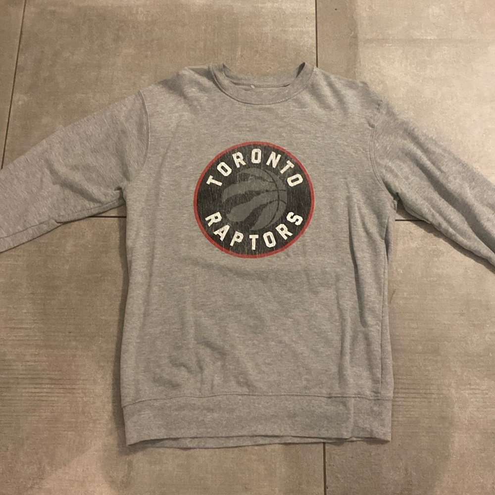 NWOT! NBA Mens Toronto Raptors long sleeve type sweatshirt